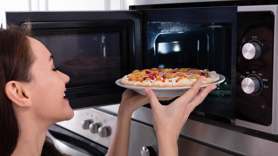 Keep It Crispy with the Microwave Pizza Pan